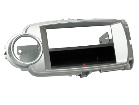 Monteringsramme 1/2-DIN Toyota Yaris, sølv i gruppen Billyd / Hva passer i min bil / Toyota / Yaris / Yaris 2011-2014 hos BRL (700241300251)