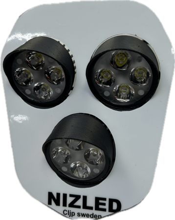 Trippelljus kallvit 120w Triumph 2024-, vit dekal, 3xE406k NIZLED i gruppen Billyd / LED-Belysning / Enduro / Hva passer til motorsykkelen min / Triumph / 2024- hos BRL (871TRIUMPH24E40F3)