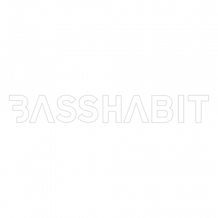 Bass Habit-klistremerke 14x2cm, hvit i gruppen Billyd / Tilbehør / Merchandise hos BRL Electronics (899LOGOCW)
