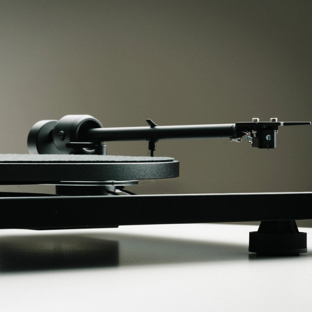 Pro-Ject E1.2 Phono med Pick It MM E-pickup, matt hvit