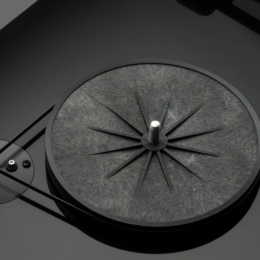 Pro-Ject E1.2 BT med Pick It MM E-pickup, valnøtt