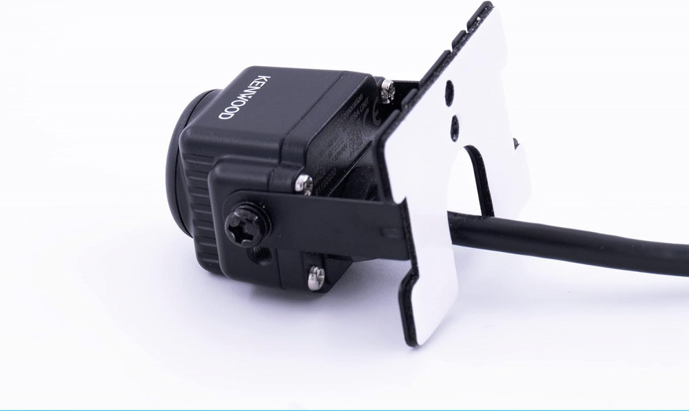 Kenwood CMOS-740HD, høyoppløst front/ryggekamera