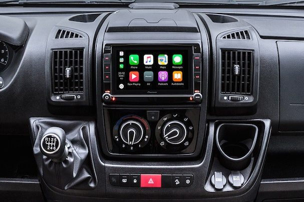 Pioneer AVIC-EVO1-DT2-C-GR, smart bilstereo med DAB og Bluetooth