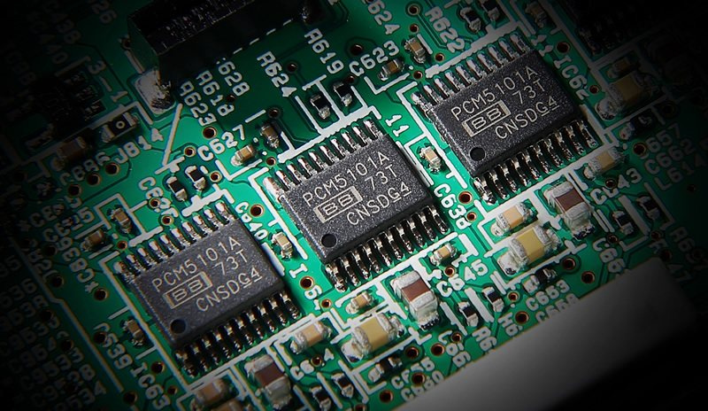 YAMAHA HTR-4072 Kinoforsterker, svart