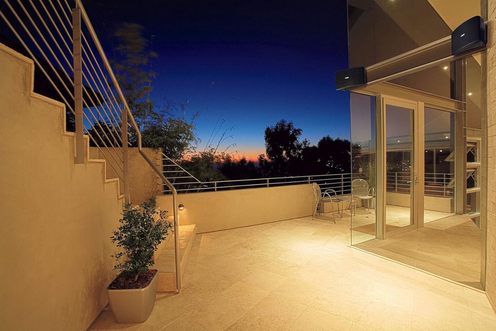 Yamaha NS-AW592 svart utendørs høyttaler, par