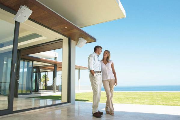 Yamaha NS-AW592 hvite utendørs høyttalere, par