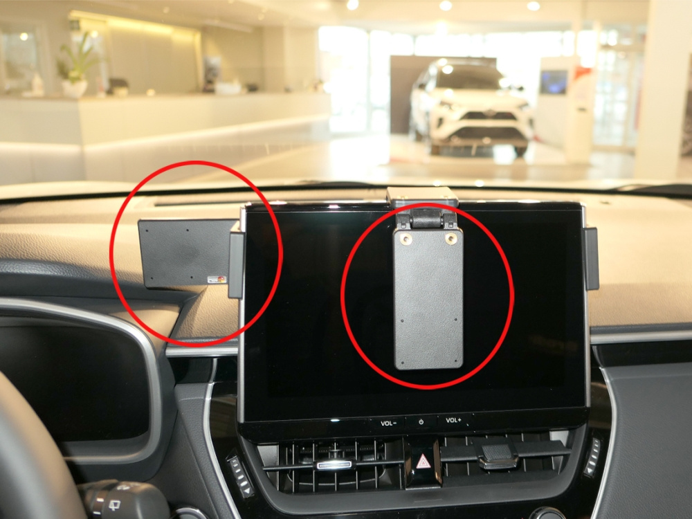 Brodit Forsterket ProClip, Toyota Corolla/Corolla Cross 23-