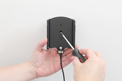 Brodit Aktiv holder med USB-kabel og cigg-adapter, Apple iPhone 13 Pro Max/14 Plus/14 Pro Max