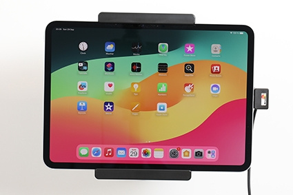 Brodit Aktiv holder med USB-kabel og cigarettadapter, Apple iPad Pro 11 2024 (A2836, A2837, A3006) 