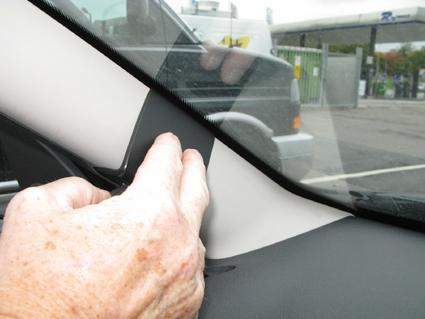 Dacia Duster 10-13/Logan 09-13, Venstre