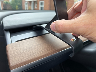 Brodit ProClip, Tesla Model 3/Y 18-24