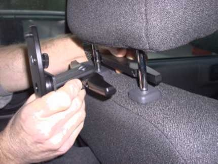 Brodit nakkestøttefeste med skjermfeste, BMW 4-serie G22, G23, G24, G26 88-26