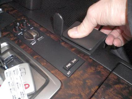 Toyota LandCruiser 10-15, Konsoll