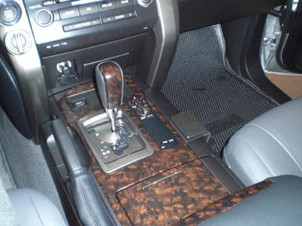 Toyota LandCruiser 10-15, Konsoll