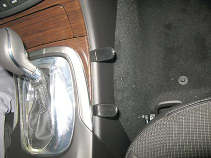 Opel Insignia 09-15, Konsoll