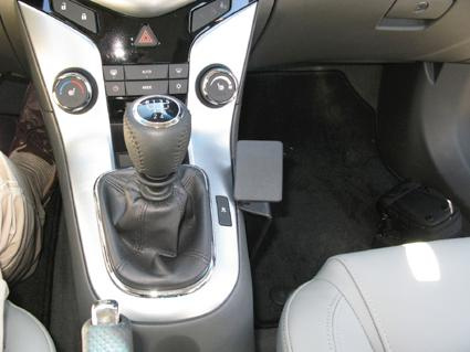 Chevrolet Cruze 09-14, Konsoll