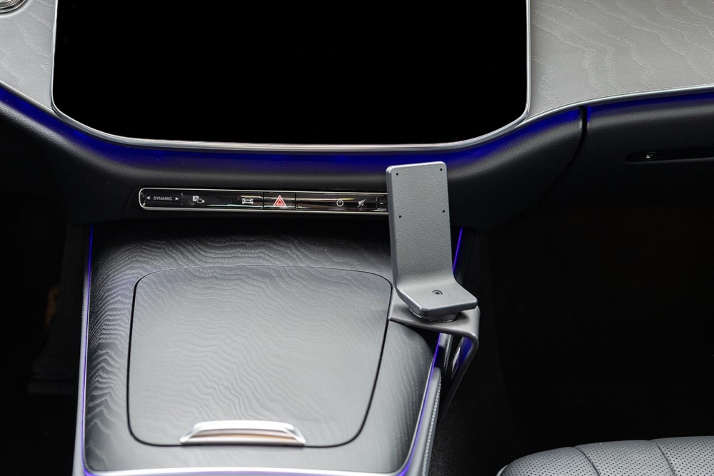 Brodit ProClip, Mercedes Benz E-Klasse, Sedan 24-26