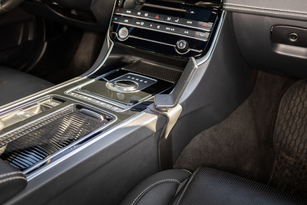 Brodit ProClip, Jaguar XE 19-20