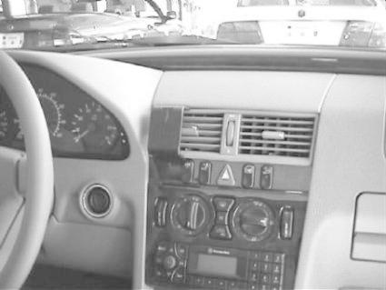 Mercedes Benz C-Klasse 93-99, Sentrert