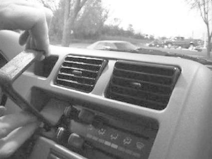 Toyota RAV 4 94-00, Sentrert