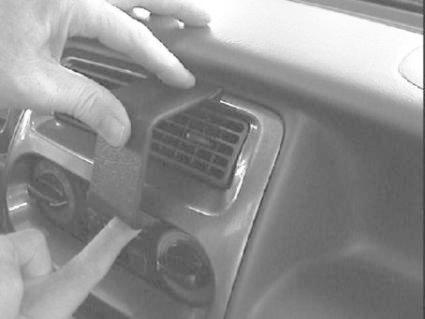 ProClip Monteringsbøyle Daihatsu Sirion 99-01, Sentrert