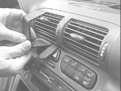 Mercedes Benz C-Klasse 00-06, Sentrert