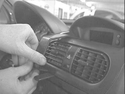 Opel Corsa 01-06, Sentrert