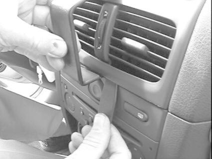 Renault Clio 02-05, Sentrert