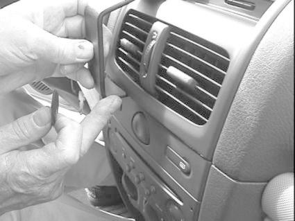 Renault Clio 02-05, Sentrert