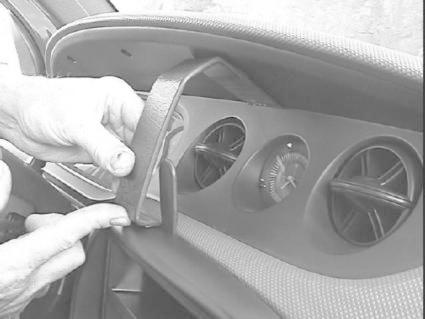 ProClip Monteringsbøyle Daihatsu YRV 01-07, Sentrert