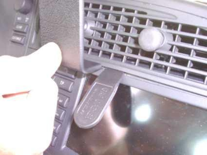 Saab 9-3 03-06, Senter