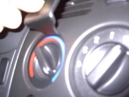 Daihatsu Sirion 02-06, Sentrert