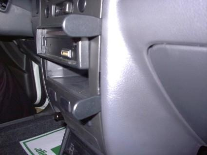 Daihatsu Sirion 02-06, Vinklet