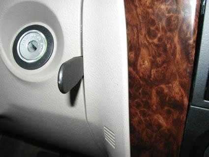 Kia Sorento 02-07, Sentrert, Brun Trepanel