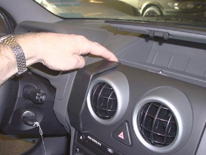 Ford Fusion 03-05, Sentrert