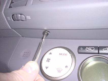 Nissan Micra 03-10, Sentrert, Lav