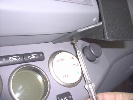 Nissan Micra 03-10, Vinklet