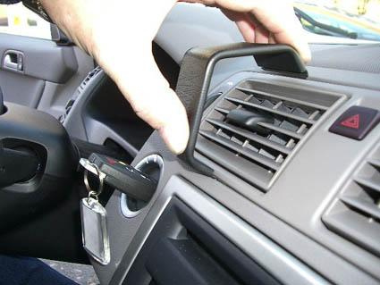 Volvo S40 04-12, Sentrert