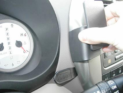 Toyota RAV 4 04-05, Sentrert