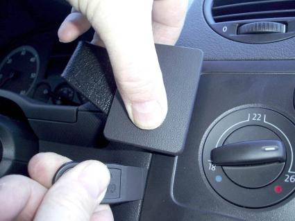 Volkswagen Caddy 04-15, Sentrert