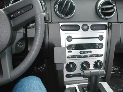 Ford Mustang 05-09, Sentrert, Lav