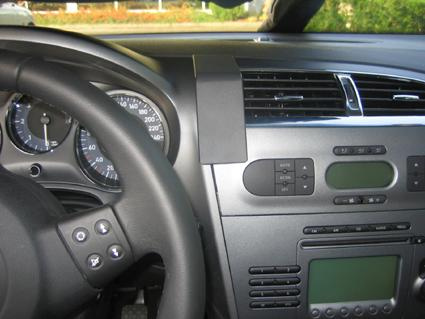 Seat Leon 06-12, Sentrert