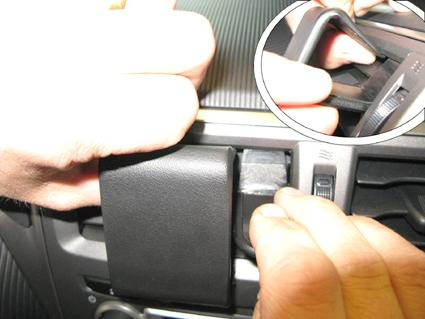 Subaru Trezia 11-14, Sentrert