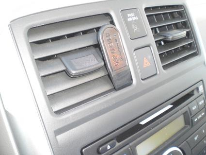 Nissan Tiida/Tiida Latio 12-15, Sentrert