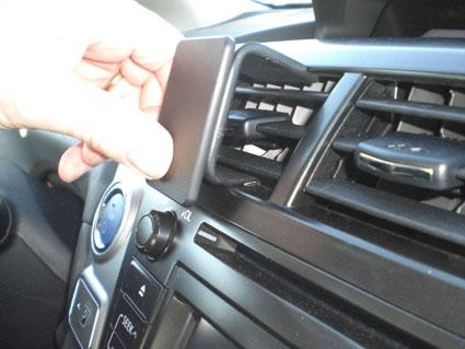 Toyota Prius + 12-15, Sentrert