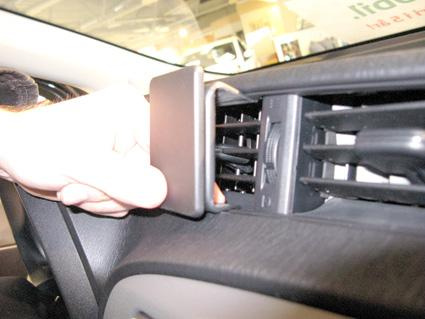 Toyota Yaris 12-14, Sentrert