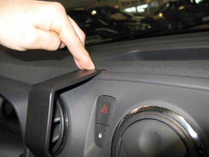 ProClip Monteringsbøyle Dacia Logan/Sandero 13-15, Sentrert