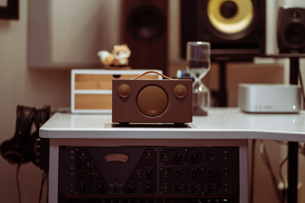 Audio Pro Addon T3+ Bluetooth-høyttaler, Stone