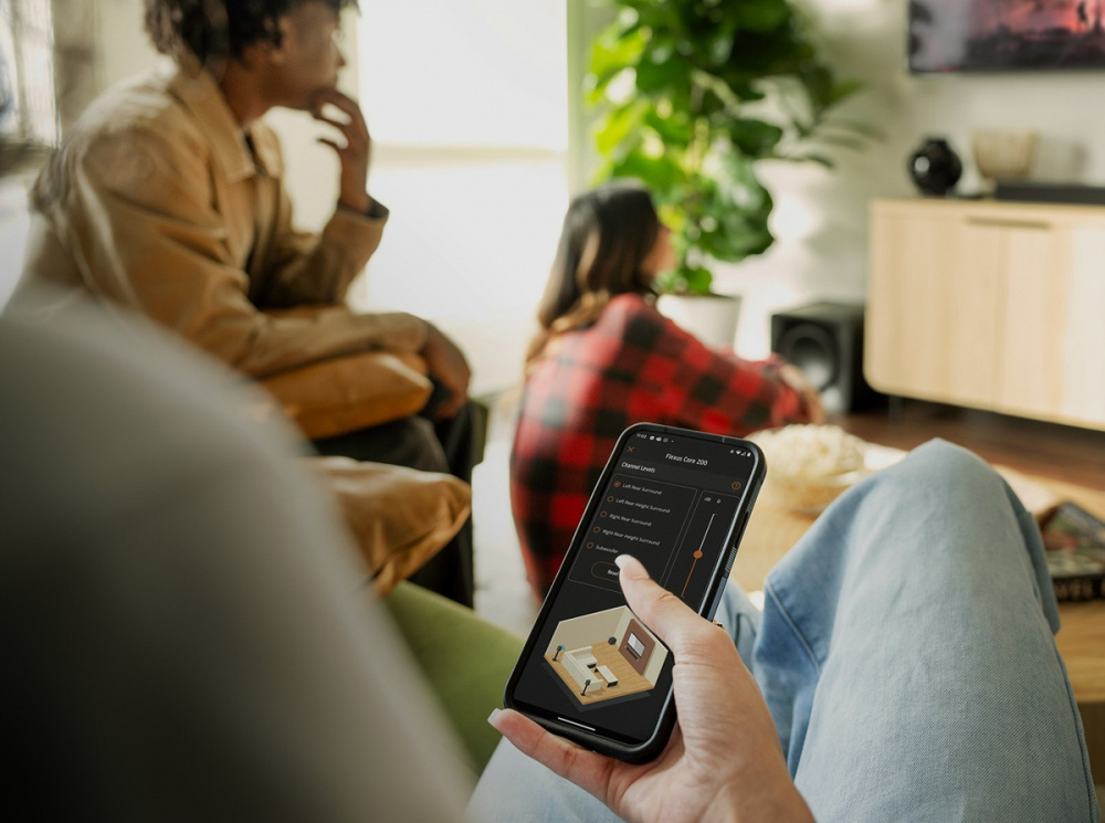 Klipsch Flexus Core 100W lydplanke med virtuell Dolby Atmos, valnøtt