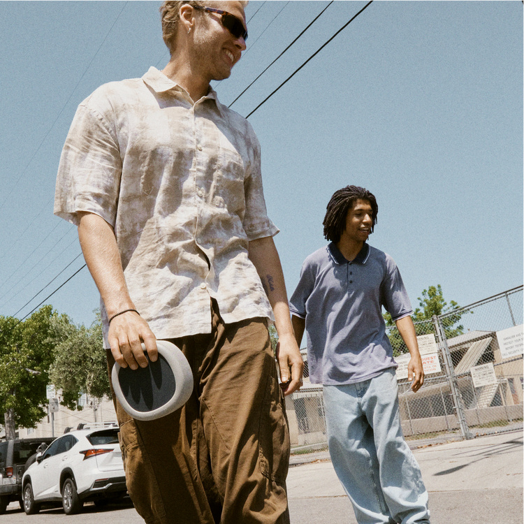 Urbanista Malibu Bluetooth-høyttaler med solcellelading, Desert Grey